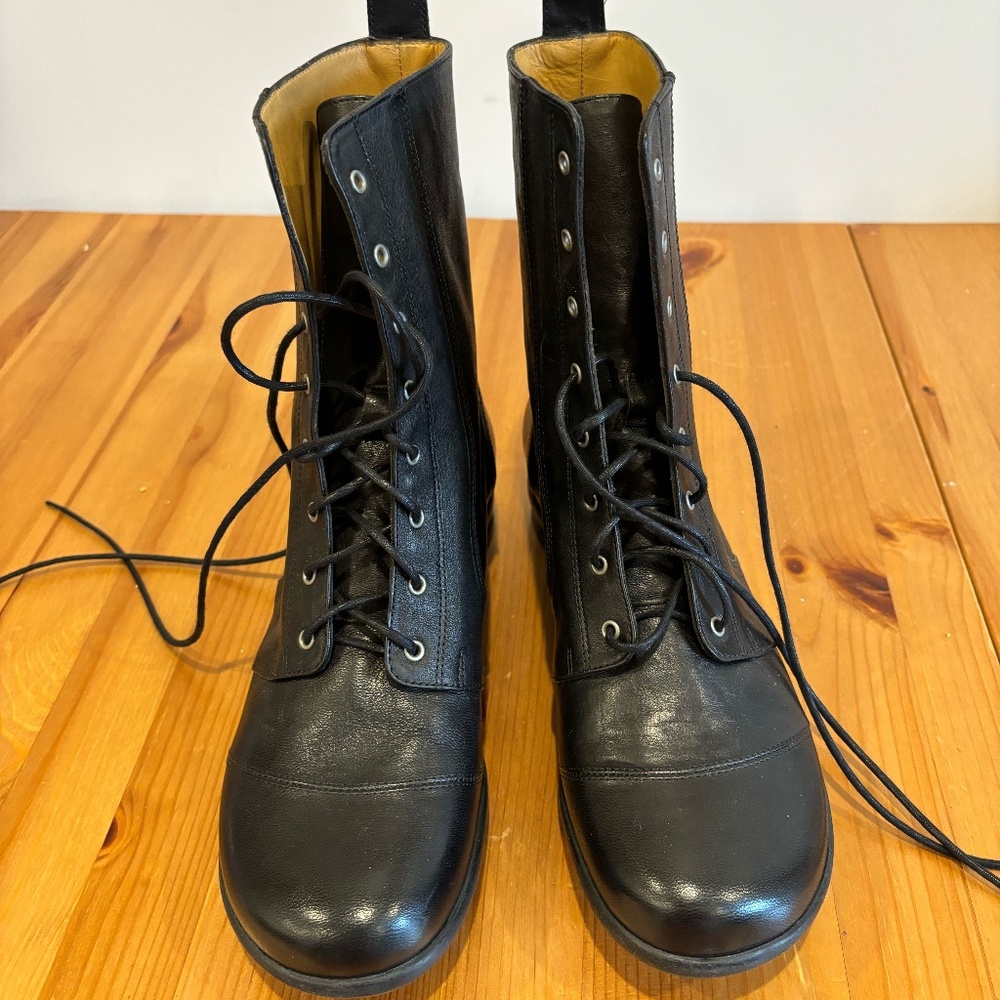 John Fluevog Elliston black women's size 9, like new with box and bag